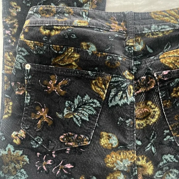 Pilcro The Icon Floral Corduroy Pants . Size 26 - Picture 8 of 8